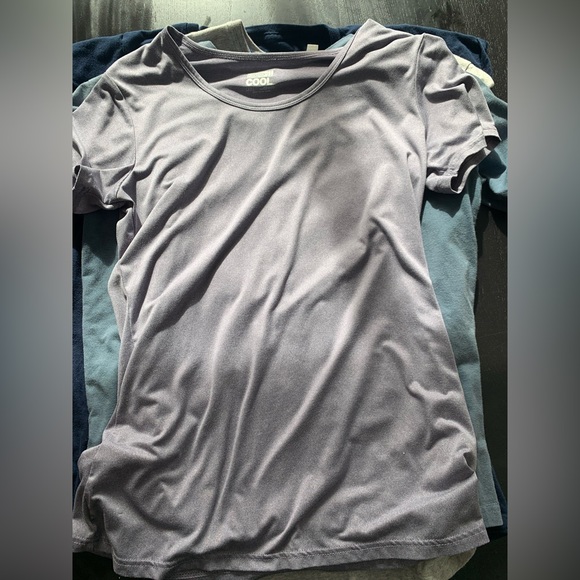 Five small shirts - Picture 5 of 6